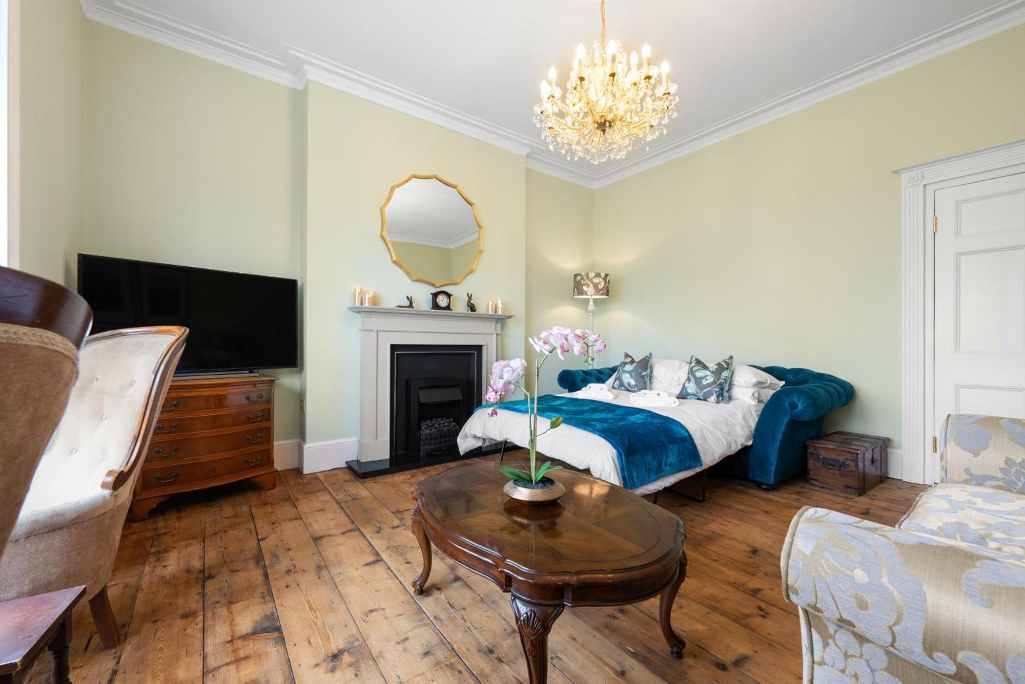 Luxury Georgian Home, Hot Tub, Sea View, Private Garden, Sleeps 6 Bognor Regis Exterior photo